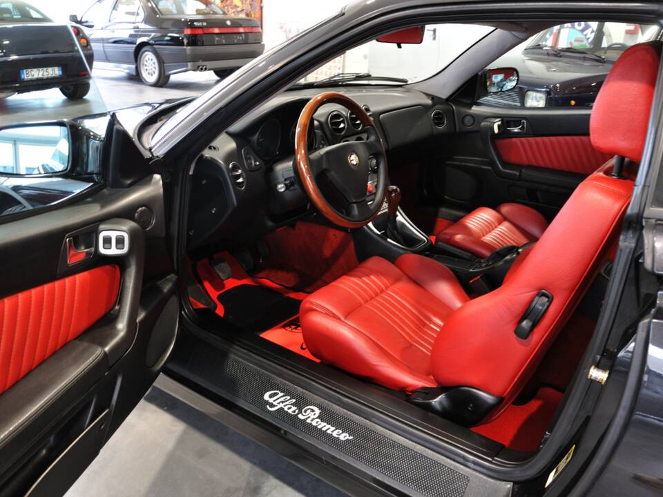 Immagine 26/39 di Alfa Romeo GTV 2.0 JTS (2005)