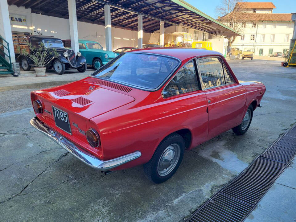 Image 9/36 of Moretti 500 coupé (1966)