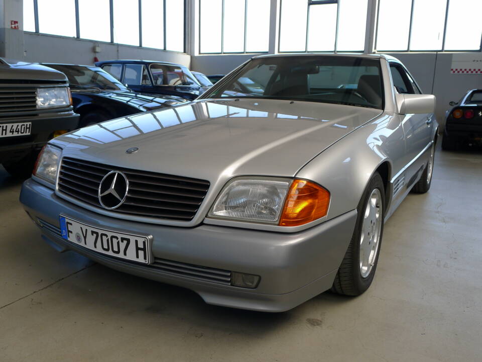 Image 28/47 of Mercedes-Benz 500 SL (1992)