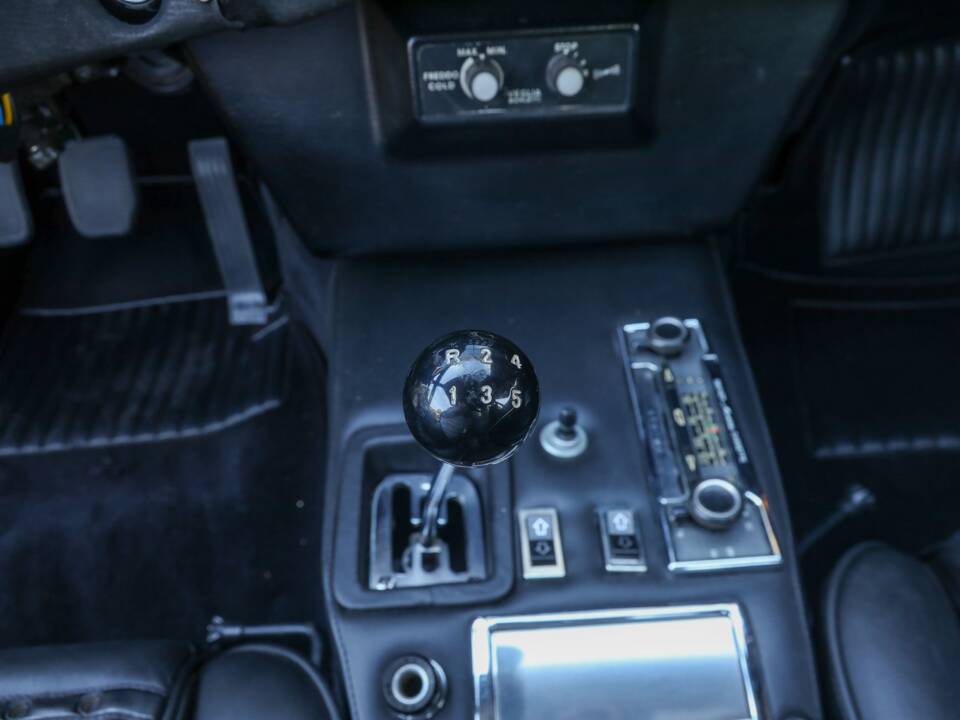 Afbeelding 29/50 van Ferrari 365 GTB/4 Daytona (1971)
