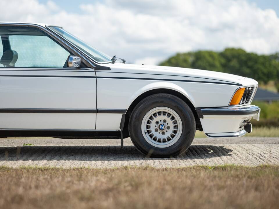 Bild 17/44 von BMW 628 CSi (1900)