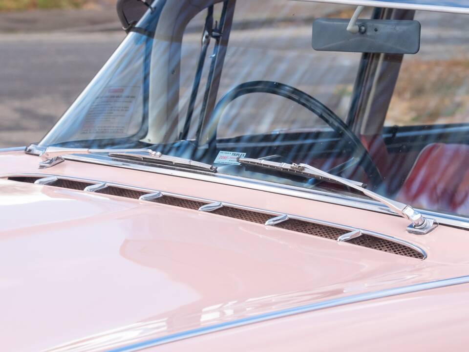 Image 42/50 of Vauxhall Cresta (1958)