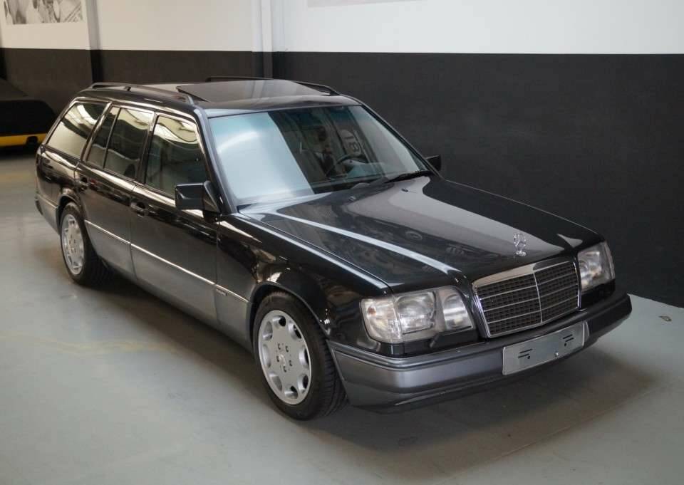 Bild 22/50 von Mercedes-Benz E 280 T (1994)