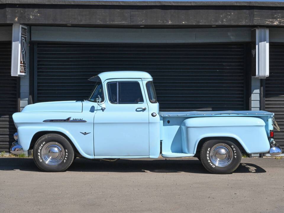 Immagine 2/50 di Chevrolet Apache Stepside (1958)