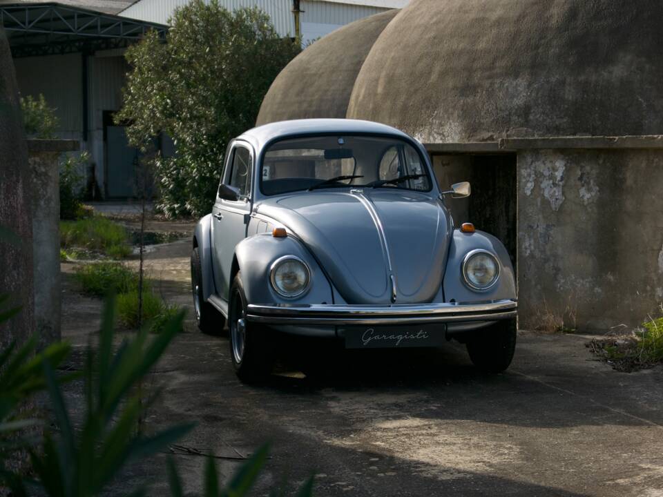 Image 2/54 of Volkswagen Beetle 1500 (1969)