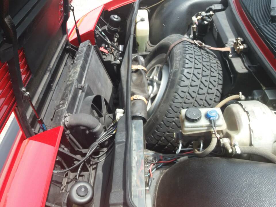 Image 49/73 de Ferrari Mondial Quattrovalvole (1984)