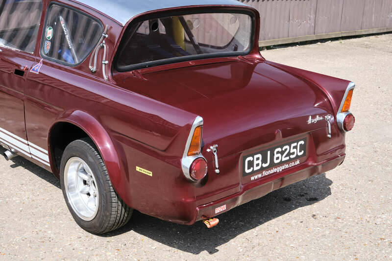 Image 9/50 of Ford Anglia (1965)