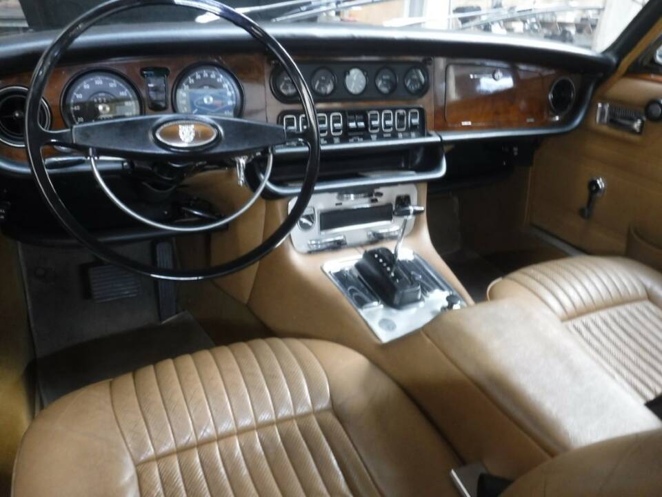 Image 44/50 of Jaguar XJ 6 2.8 (1972)