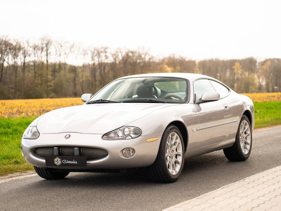 Bild 3/37 von Jaguar XKR (2001)