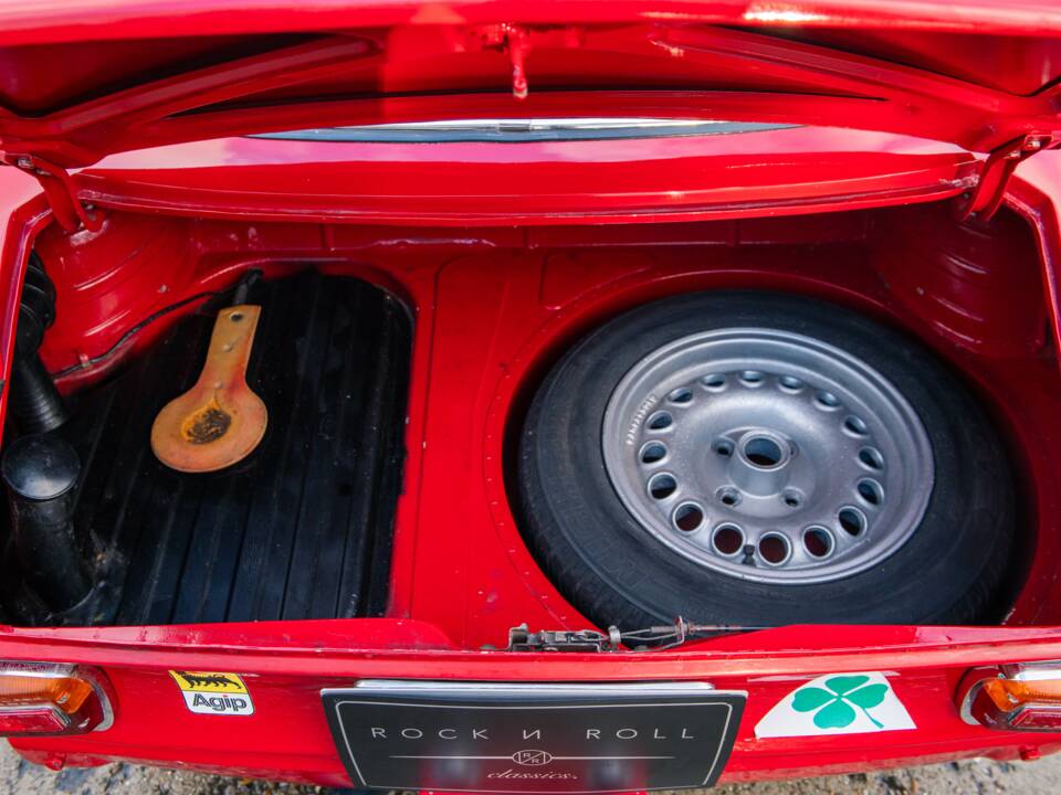 Image 30/31 of Alfa Romeo Giulia Sprint GTA (1966)