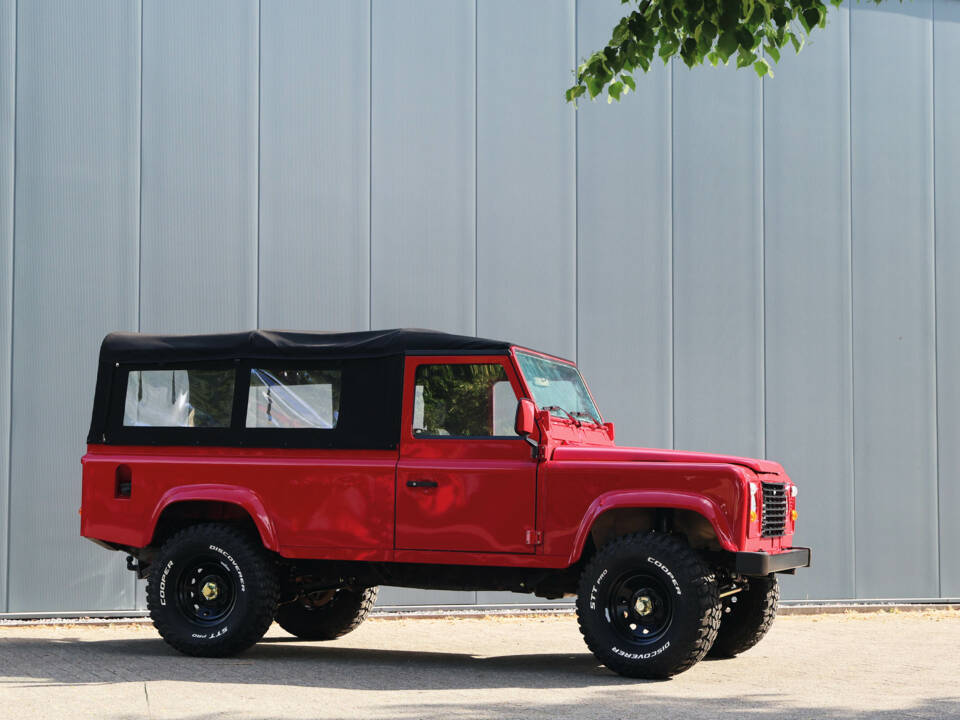 Image 9/38 of Land Rover 110 (1989)
