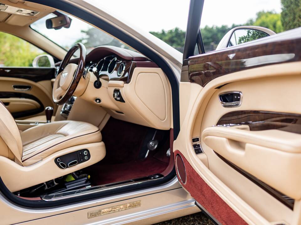 Bild 15/50 von Bentley Mulsanne (2011)