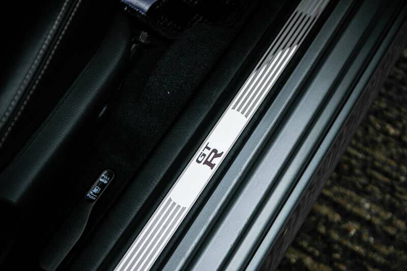 Image 43/49 of Nissan Skyline GT-R (2002)