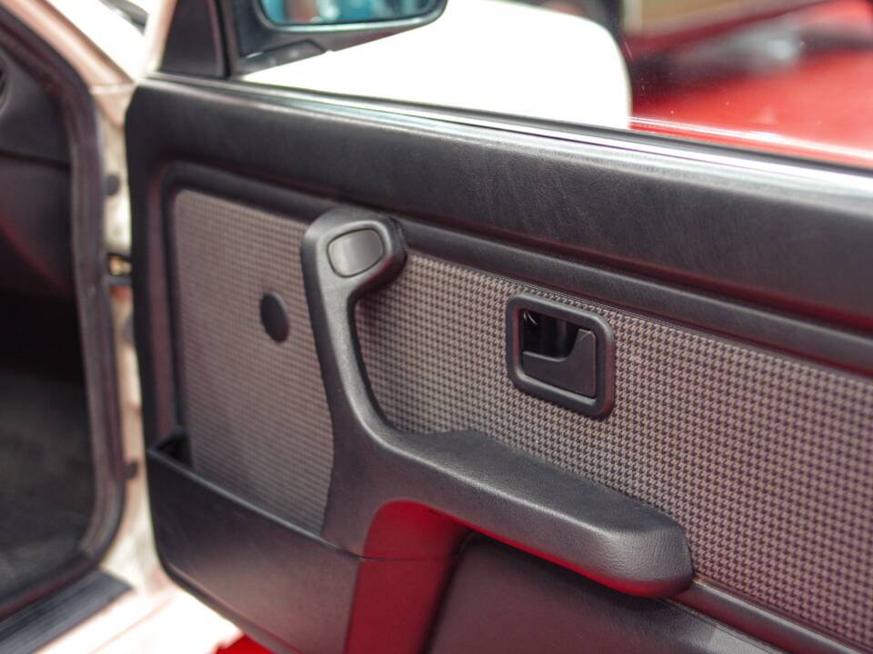 Image 8/38 of BMW 325i (1986)