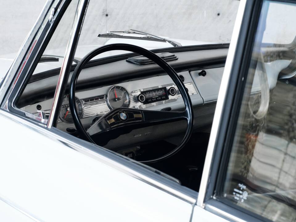 Image 39/50 of BMW 700 LS Luxus (1965)
