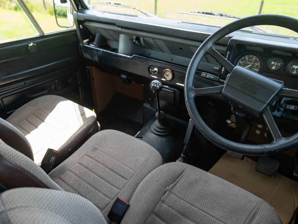 Image 4/33 of Land Rover Defender 110 (1983)