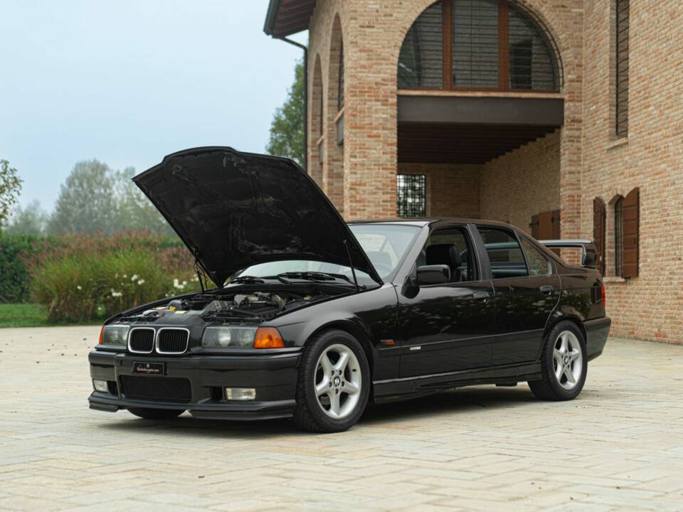 Image 42/50 of BMW 318 (1994)