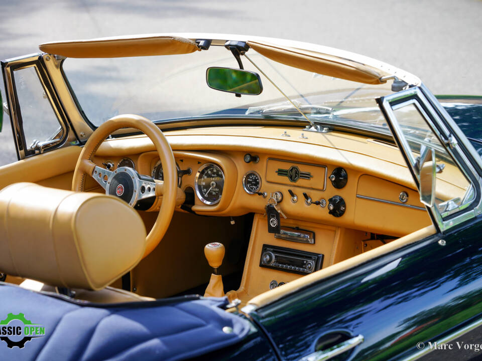 Imagen 31/45 de MG MGB (1969)