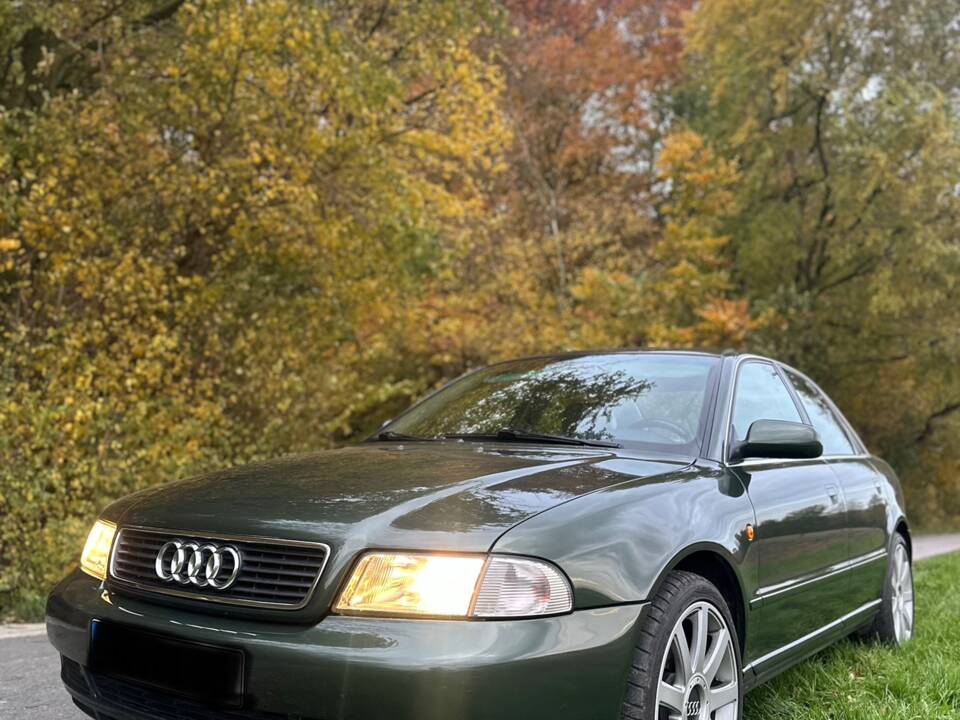 Immagine 7/26 di Audi A4 2.5 TDI (1999)