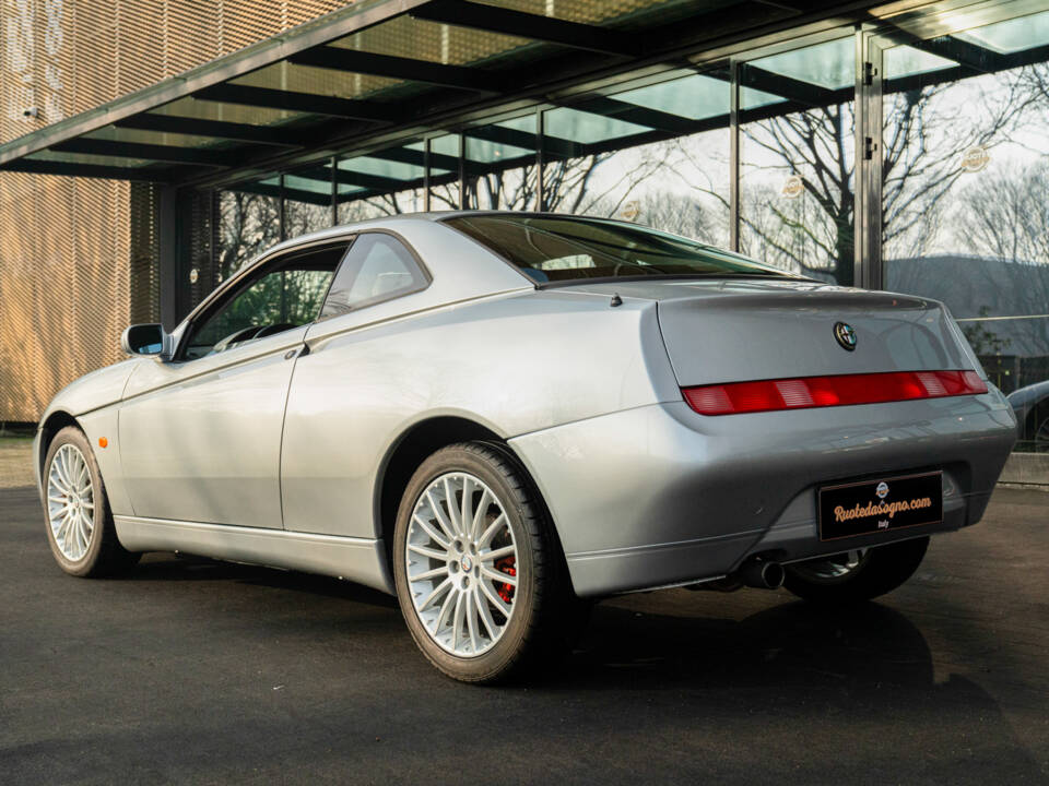 Immagine 8/46 di Alfa Romeo GTV 2.0 JTS (2003)