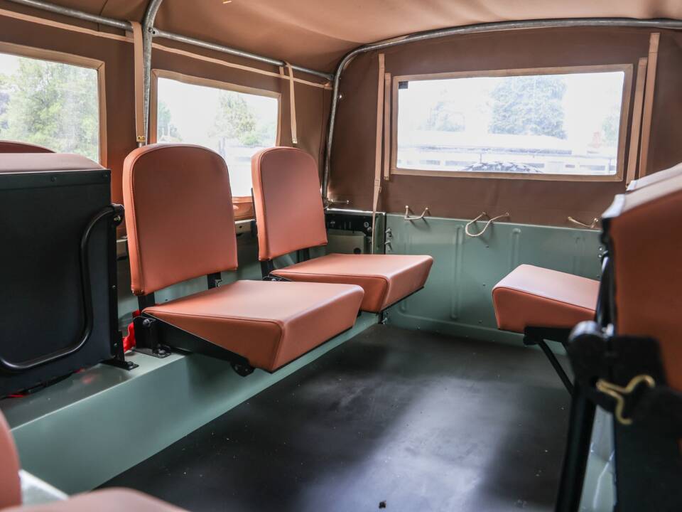 Afbeelding 18/36 van Land Rover 110 (1989)