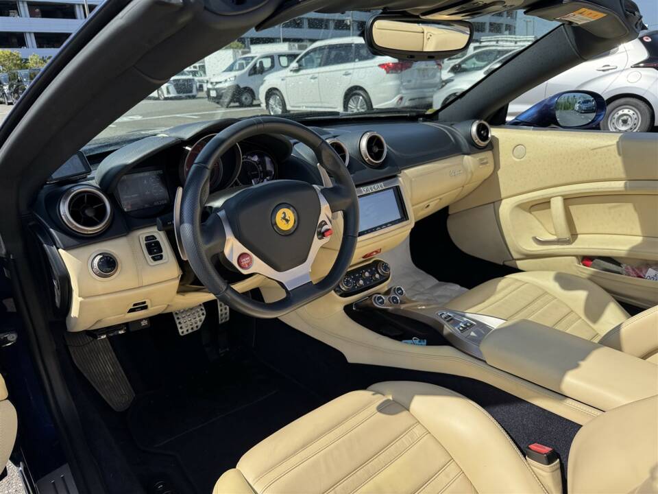 Image 17/51 of Ferrari California (2009)
