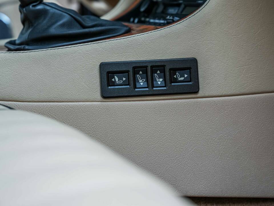 Immagine 42/55 di Jaguar XJ 40 (XJ-R) (1990)