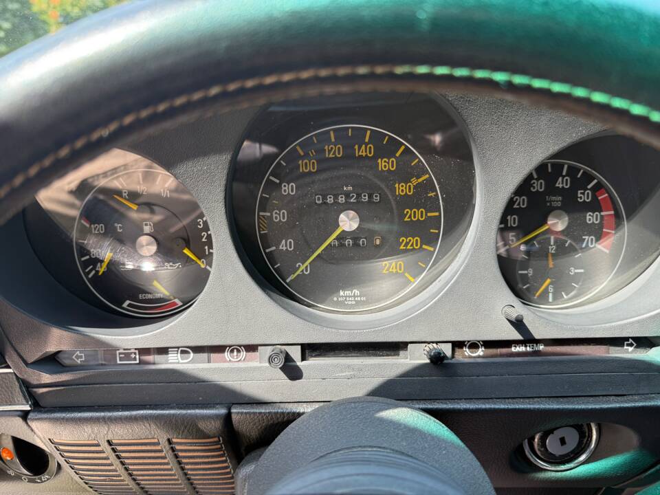 Immagine 16/29 di Mercedes-Benz 500 SLC (1980)
