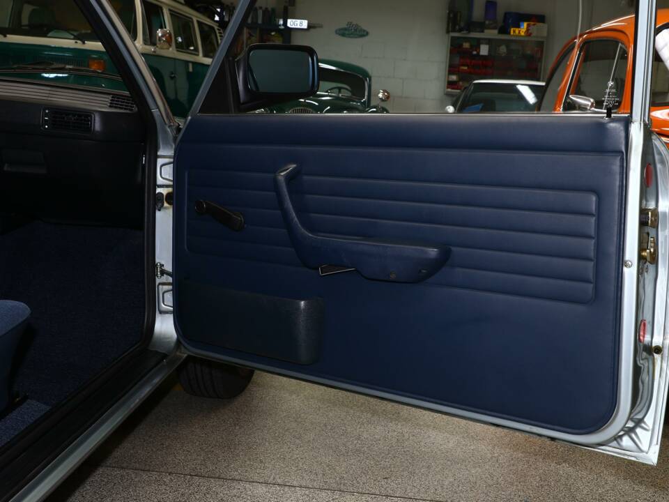 Immagine 19/22 di BMW 318i (1981)