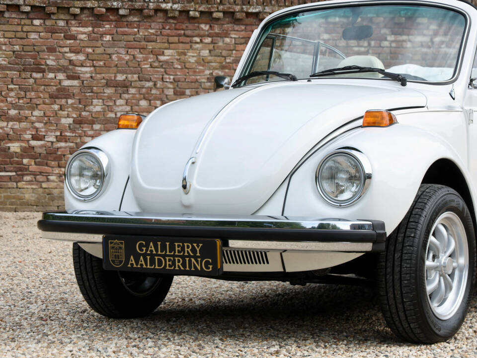 Image 33/50 of Volkswagen Käfer 1303 &quot;Champagne Edition&quot; (1977)