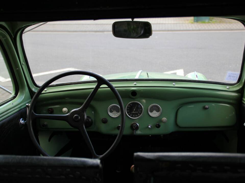 Imagen 4/16 de SIMCA 8 Camionnette (1949)