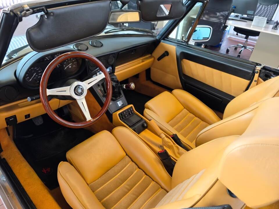 Bild 7/19 von Alfa Romeo 2.0 Spider (1990)