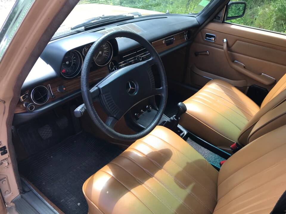 Image 4/10 of Mercedes-Benz 280 (1975)