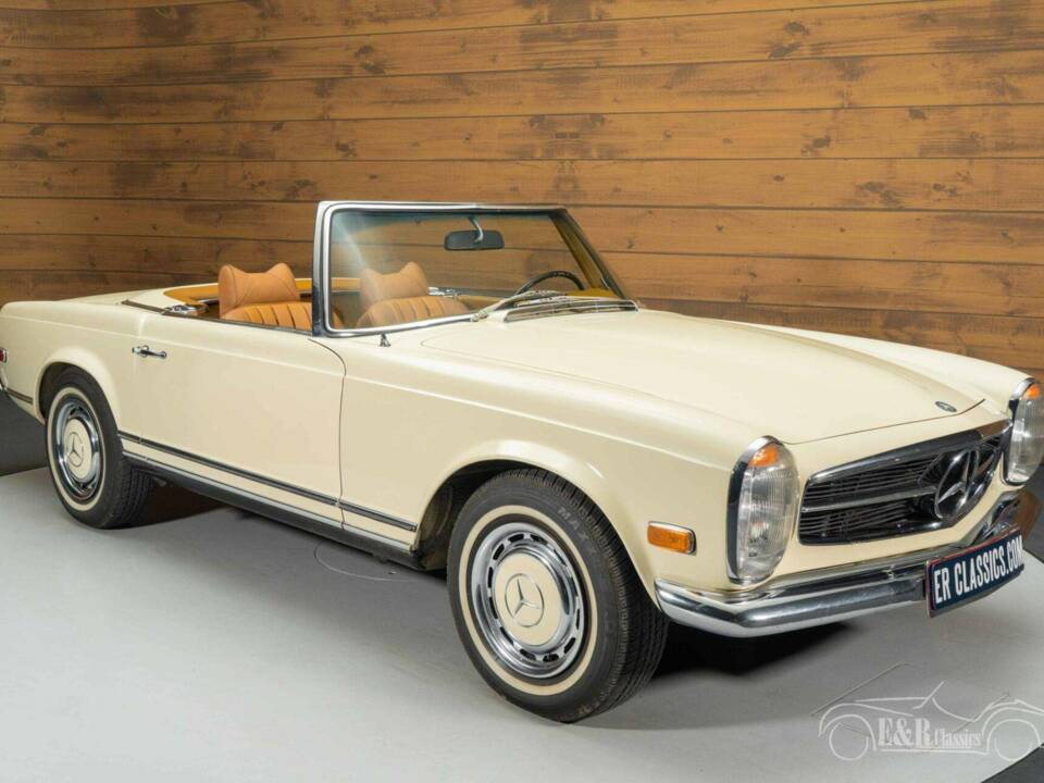 Image 2/19 de Mercedes-Benz 280 SL (1970)