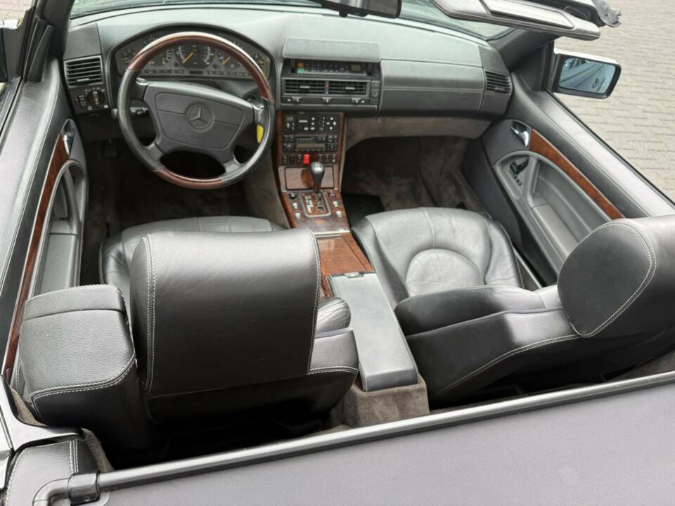 Image 24/50 de Mercedes-Benz SL 600 (1996)