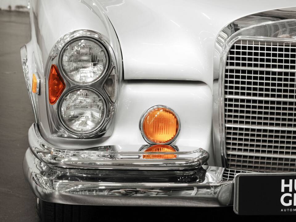 Image 17/48 of Mercedes-Benz 280 SE (1969)