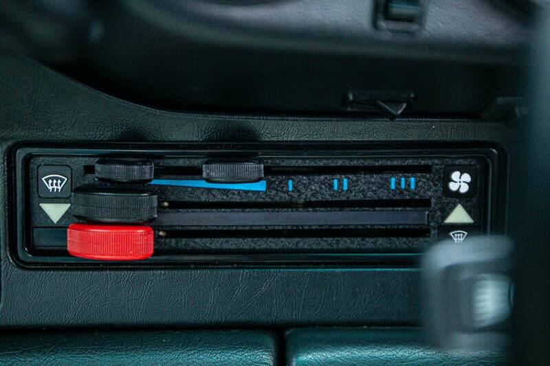 Bild 29/47 von Porsche 911 Turbo 3.3 (1987)