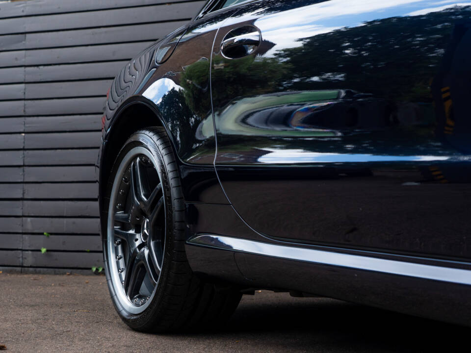 Image 49/60 of Mercedes-Benz SL 65 AMG (2004)