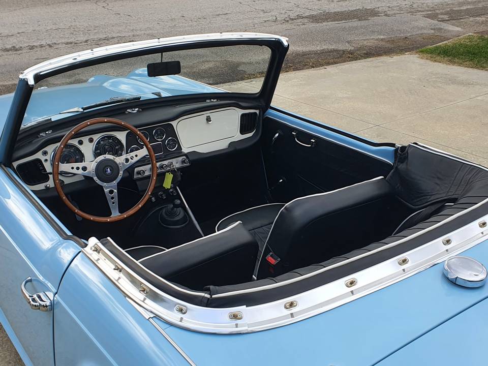 Image 39/50 de Triumph TR 4 (1963)