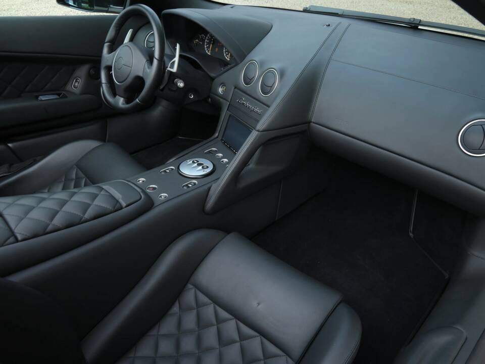Imagen 31/50 de Lamborghini Murciélago LP640 Roadster (2007)