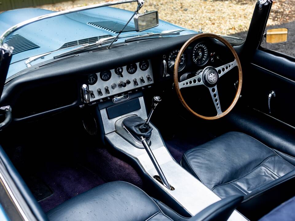 Image 5/46 de Jaguar E-Type "Lightweight" (1963)