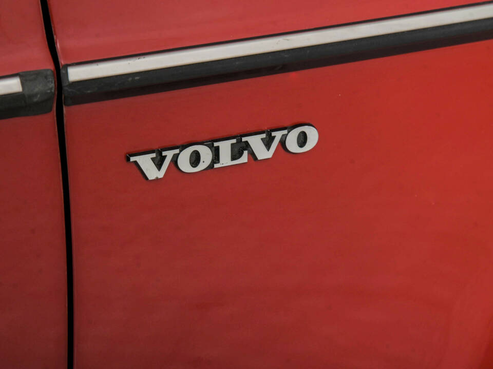 Image 32/50 of Volvo 240 Turbo (1982)