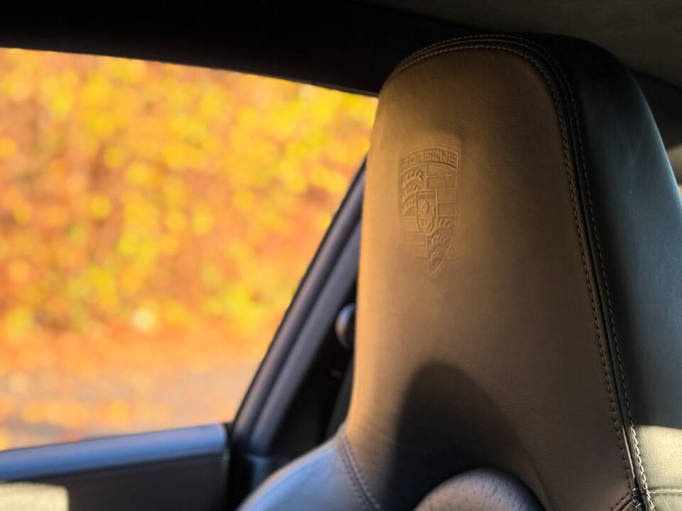 Image 20/25 of Porsche 911 Carrera S (2006)