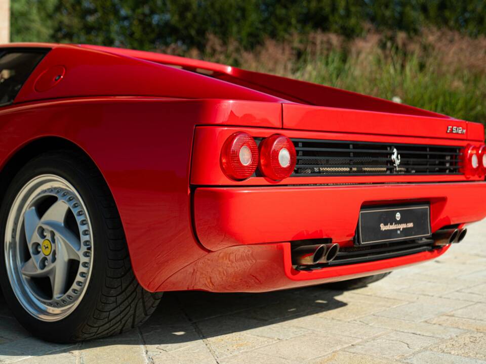 Image 21/50 of Ferrari 512 M (1996)