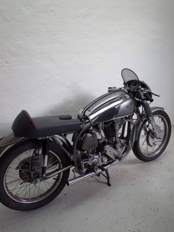 Afbeelding 26/29 van Norton International Model 40 (1954)