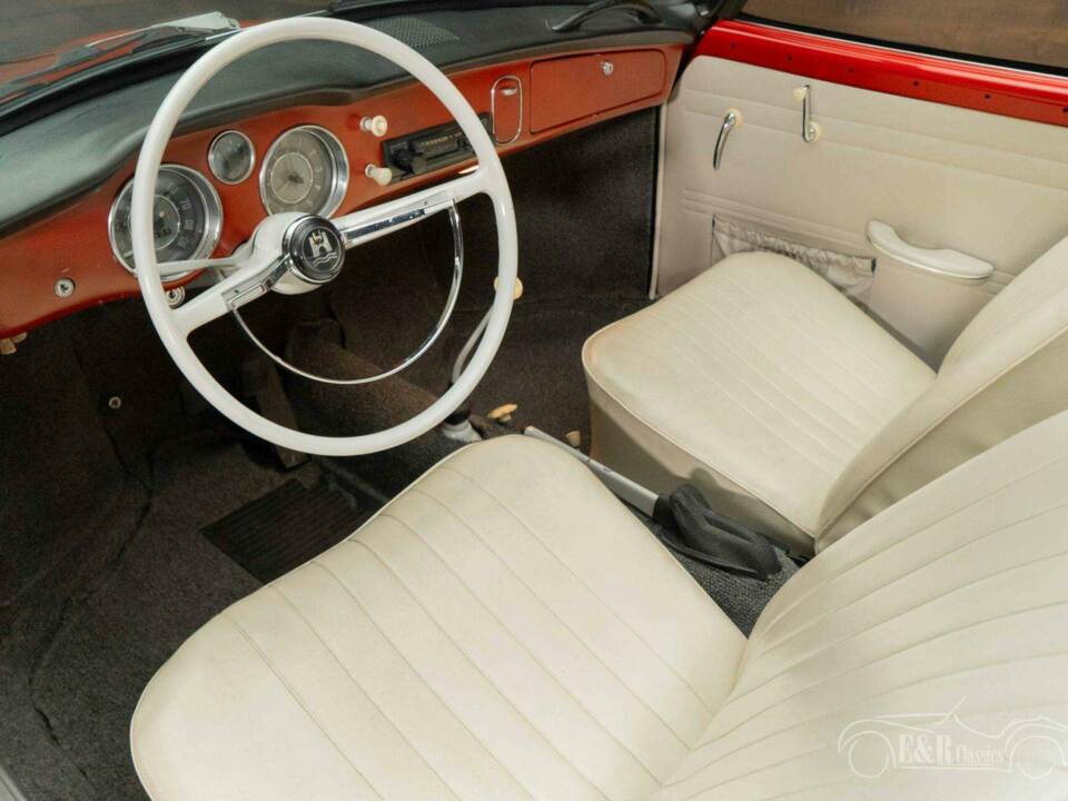 Image 2/19 of Volkswagen Karmann Ghia 1200 (1963)