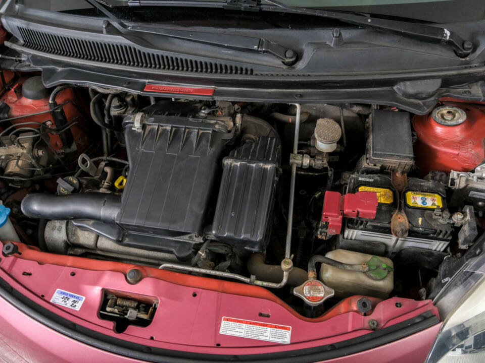 Image 36/48 of Suzuki Alto (2010)