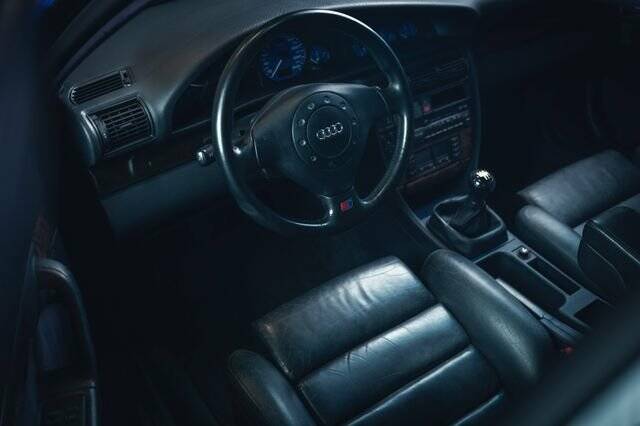 Image 7/15 de Audi S6 Plus Avant (1996)