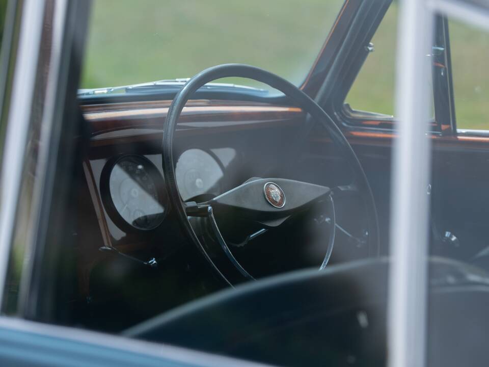 Immagine 50/50 di Jaguar Mk II 3.4 (1962)