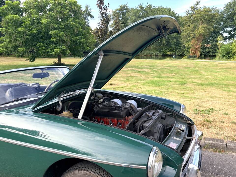 Afbeelding 8/22 van MG MGB (1976)